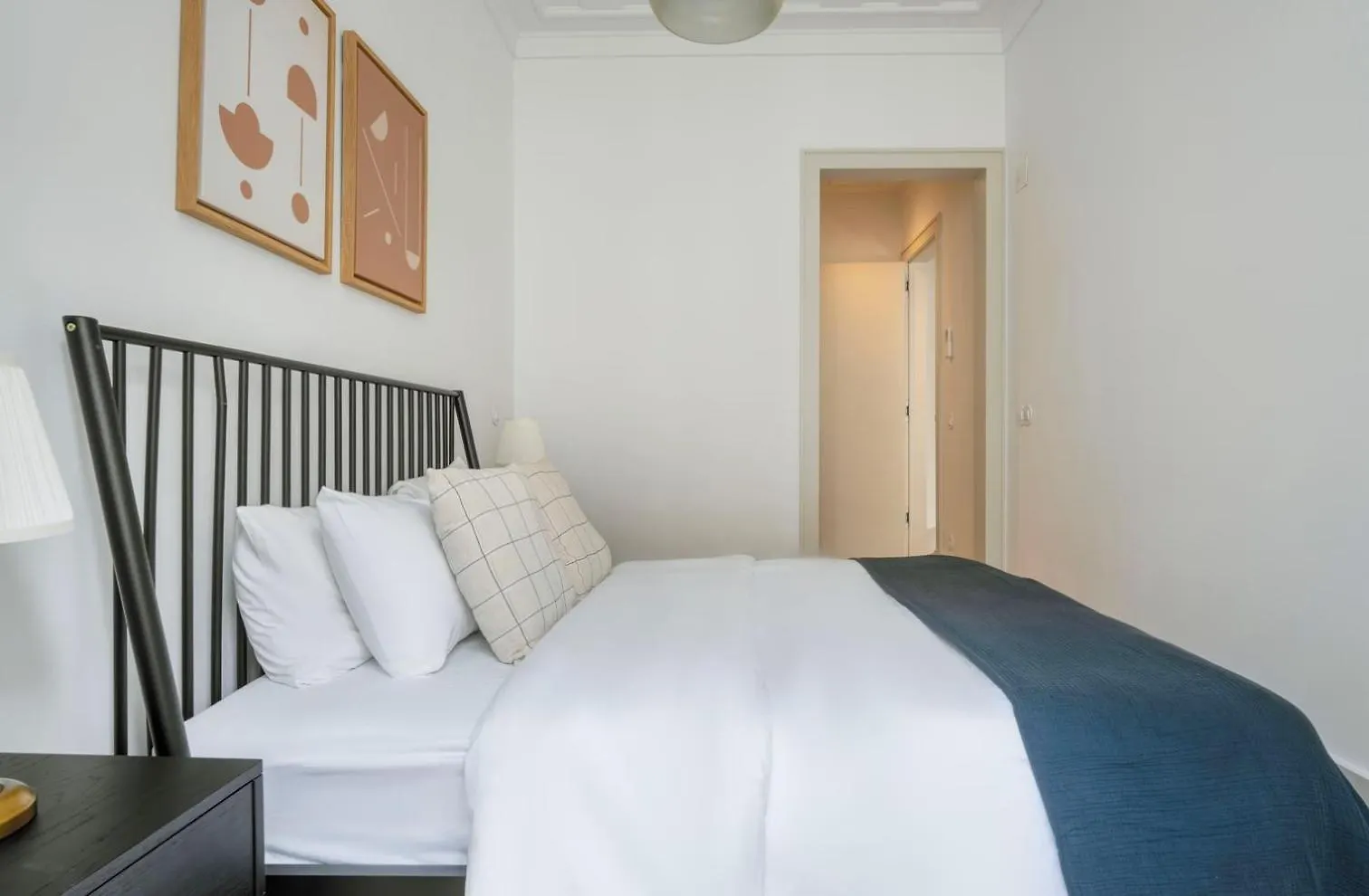 Privatunterkunft Rooms In Modern And Pleasant Shared Apartment, Santo Antonio Church In Lissabon