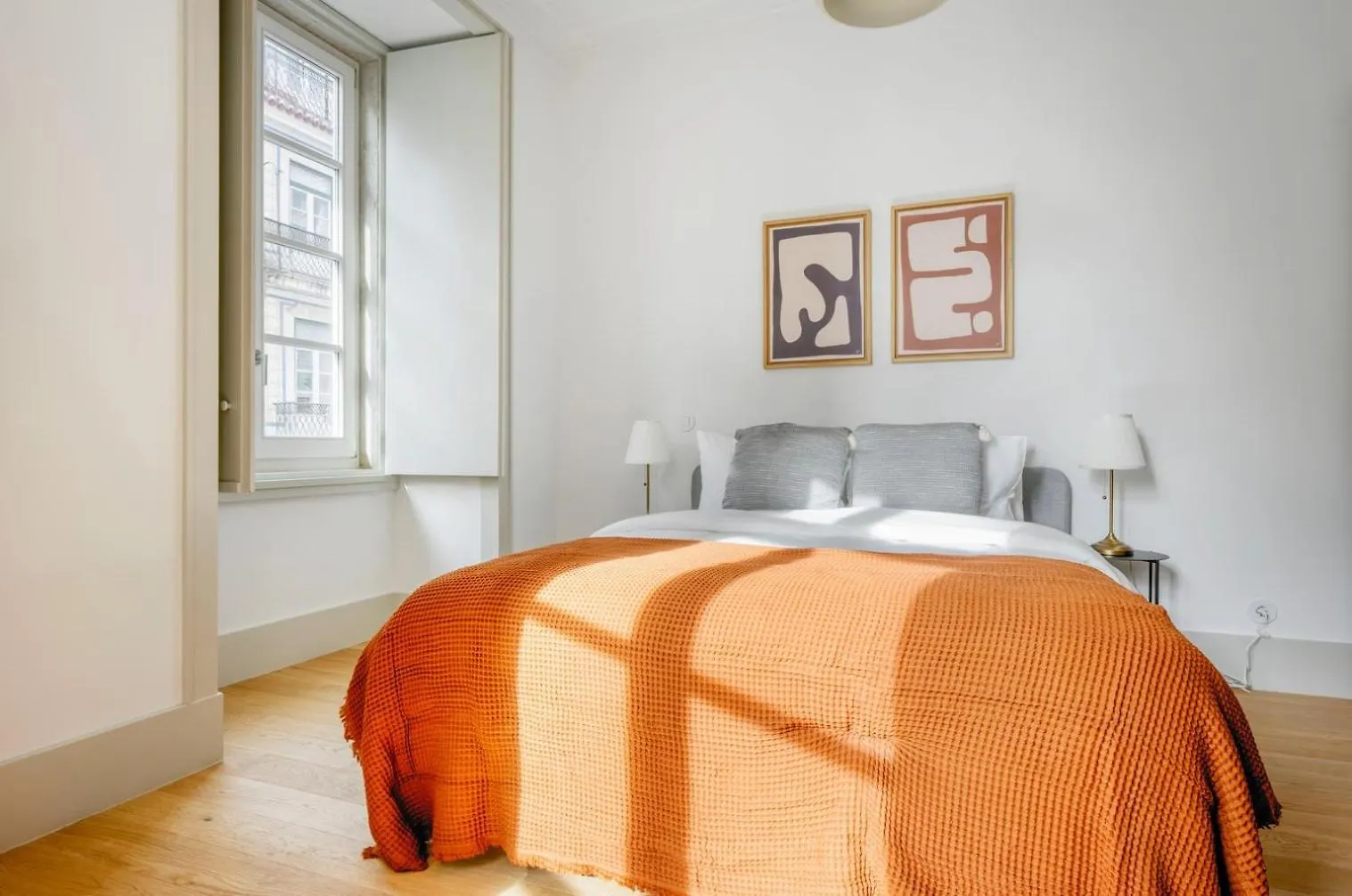 Rooms In Modern And Pleasant Shared Apartment, Santo Antonio Church In Lissabon