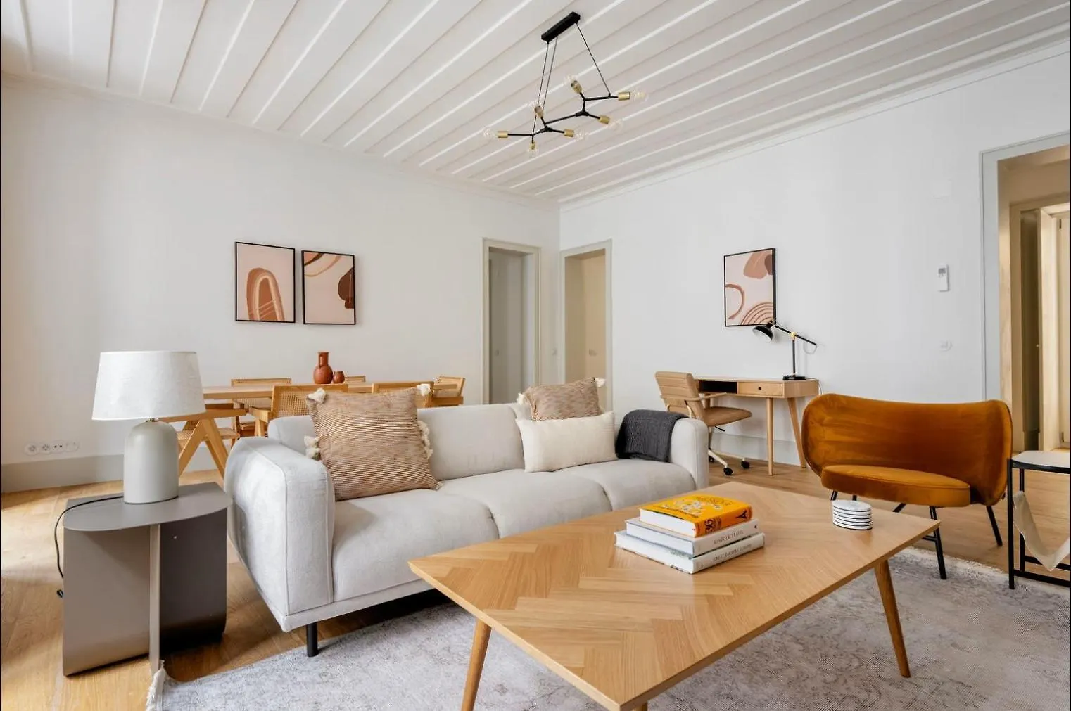 Rooms In Modern And Pleasant Shared Apartment, Santo Antonio Church In Lissabon Portugal